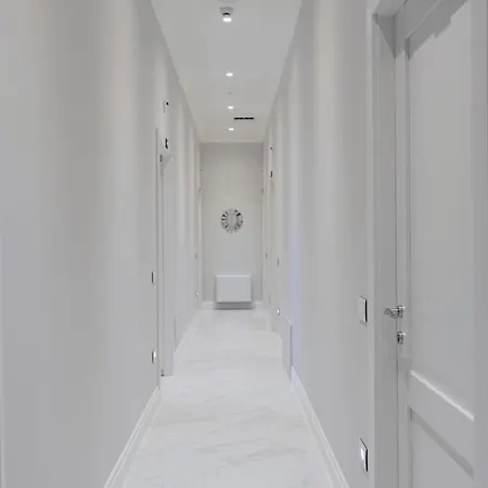 Отель Altavilla 4*